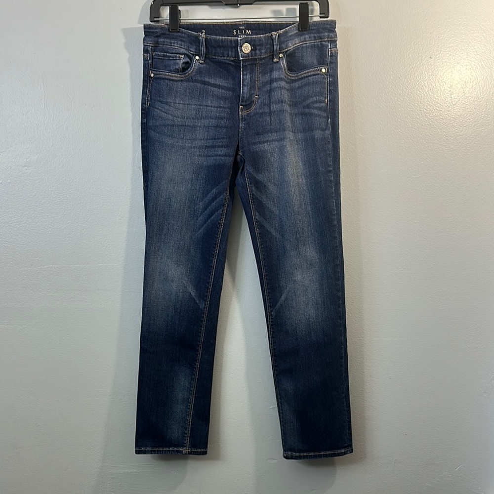 White House black market Slim Crop Fit Blue Jeans size 2